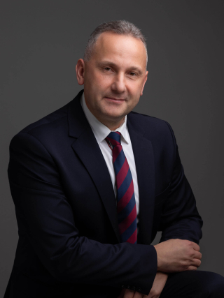 • Marcin Sobczak – Prorektor ds. Nauki i Transferu Technologii, zdjęcie portretowe